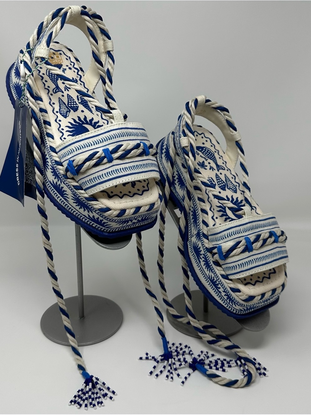 NWT FARM Rio Off White and Blue Flatform Sandal, Size 5